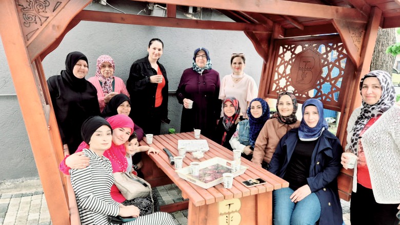 Muhtardan Anneler Günü Sürprizi