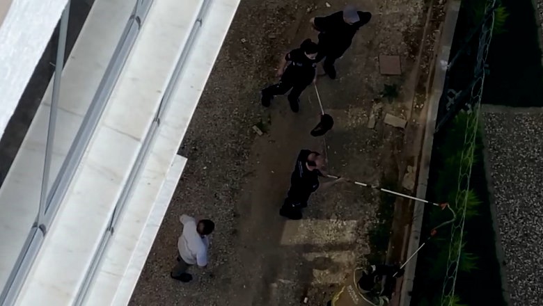 Bursa’da Sitenin Bahçesinde 1,5 Metrelik Yılan Paniği 