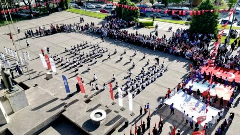 Gençlik Haftası Coşkusu Balıkesir’de Başladı