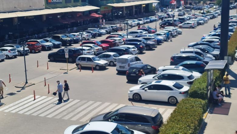 Edremit’e Tatilci Akını: Bayram Yoğunluğu Başladı