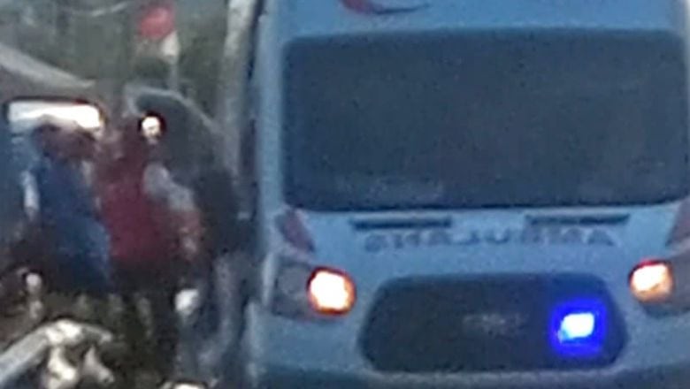 Altınoluk’ta Çift Taraflı Trafik Kazası: 6 Kişi Yaralandı