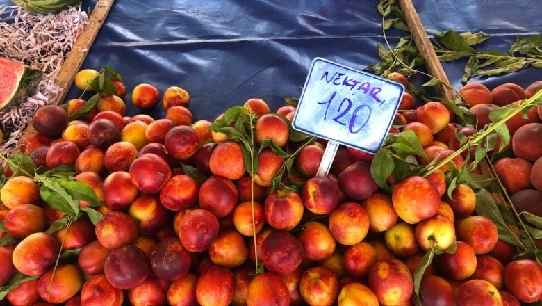 Turist Diliyle, Fiyat Ateşiyle Pazar Hikâyesi
