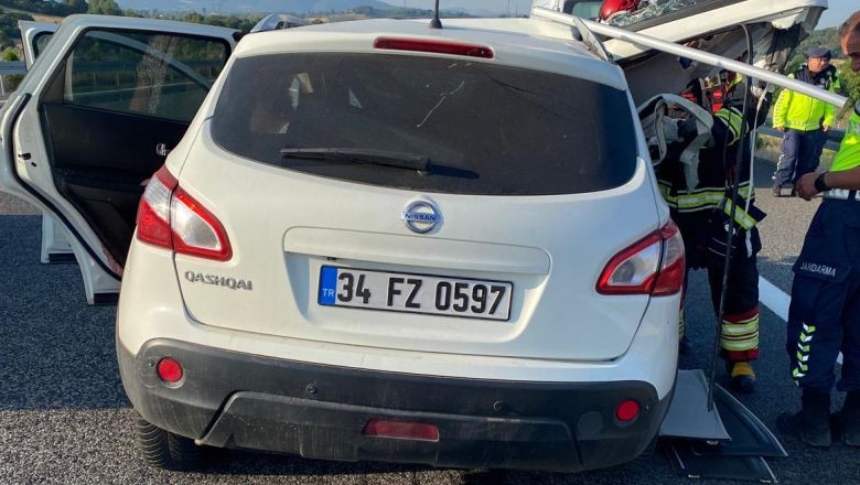Seyir Halindeki Tıra Çarpınca... Otoyol Kan Gölüne Döndü!