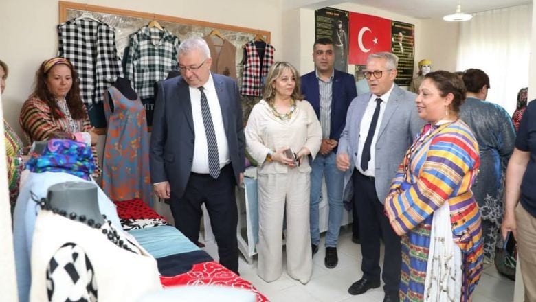Edremit’te Yıl Sonu Sergisi Görkemli Törenle Açıldı