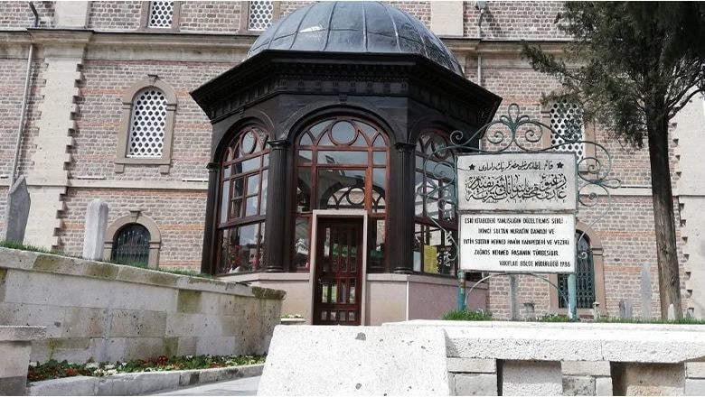 Balıkesir’de Taşla Başlayan Sır: Cami mi Önce Yapıldı, Hamam mı?