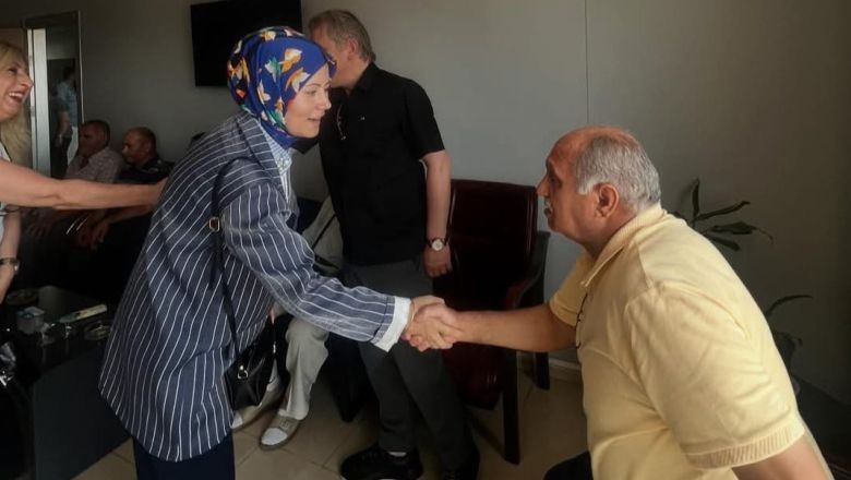 Edremit AK Parti'de Bayramlaşma Coşkusu