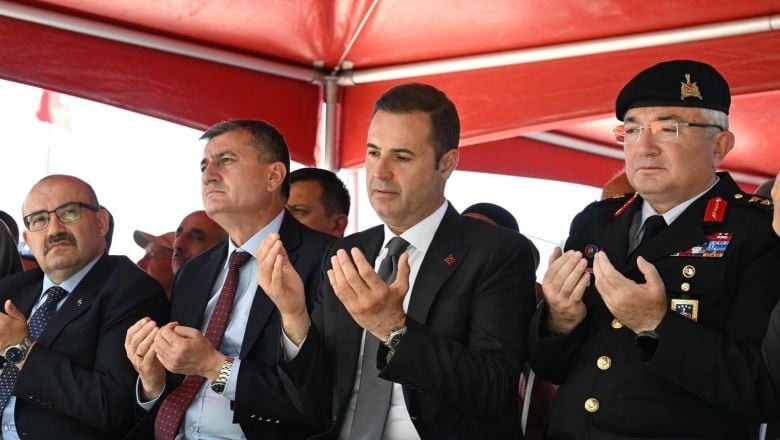  Başkan Akın, şehitleri unutmadı 