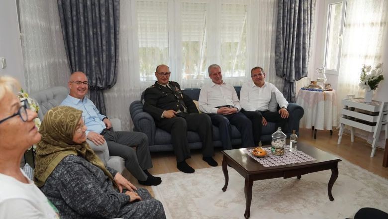 Ayvalık Protokolünden Şehit Ailelerine ve Güvenlik Güçlerine Ziyaret 