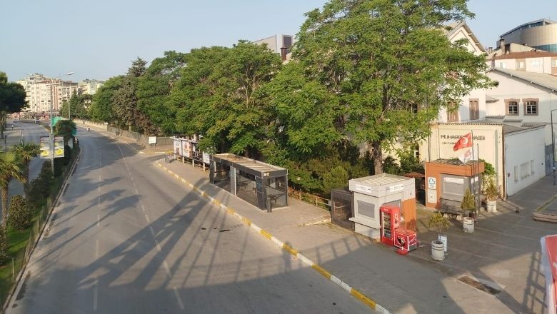 Balıkesir'de Hayat Yavaşladı
