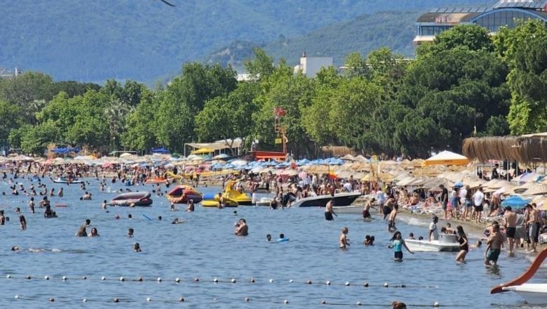 Tatilciler Bayramda Erdek’e Akın Etti