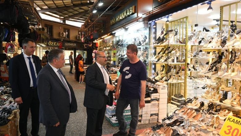  Vali İsmail Ustaoğlu’ndan Bayram Öncesi Esnaf Ziyareti