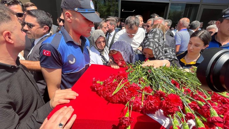 On Binlerce Manisalı, Başkanlarını uğurladı
