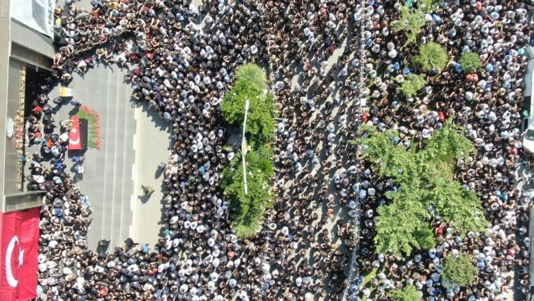  On Binlerce Manisalı, Başkanlarını uğurladı 