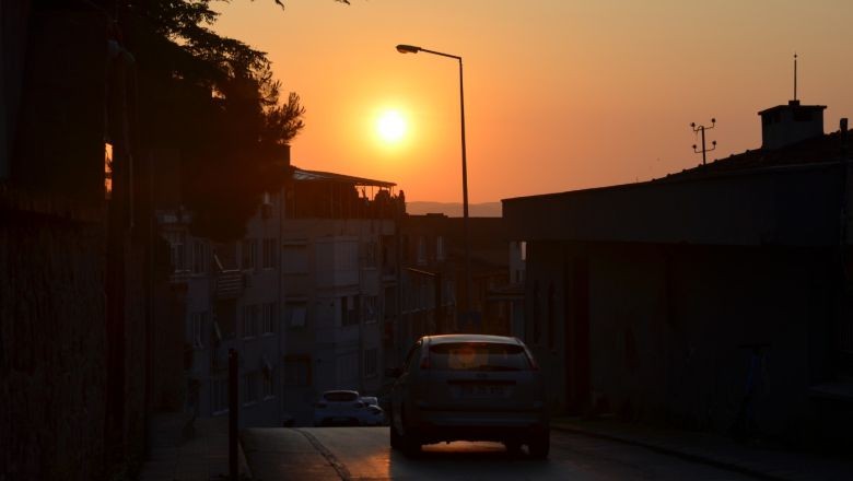  Balıkesir’de Bayram Sabahı Gün Doğarken Objektife Yansıdı