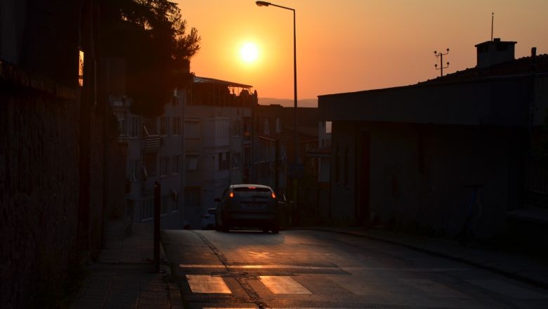  Balıkesir’de Bayram Sabahı Gün Doğarken Objektife Yansıdı