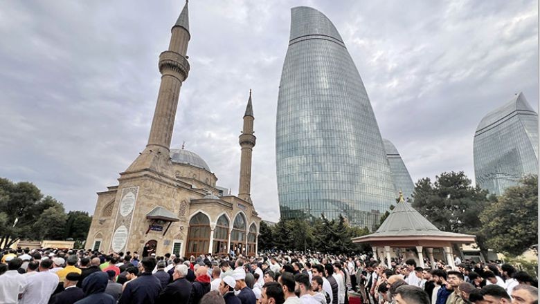  İslam Dünyası Kurban Bayramı’na Dualarla Başladı