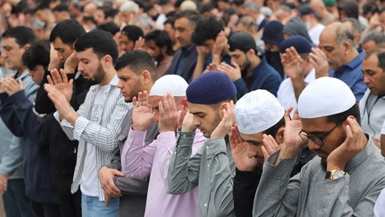  İslam Dünyası Kurban Bayramı’na Dualarla Başladı