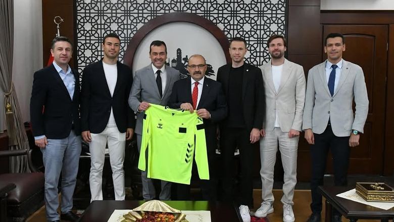  Balıkesirli Hakemlerden Vali Ustaoğlu’na Nezaket Ziyareti