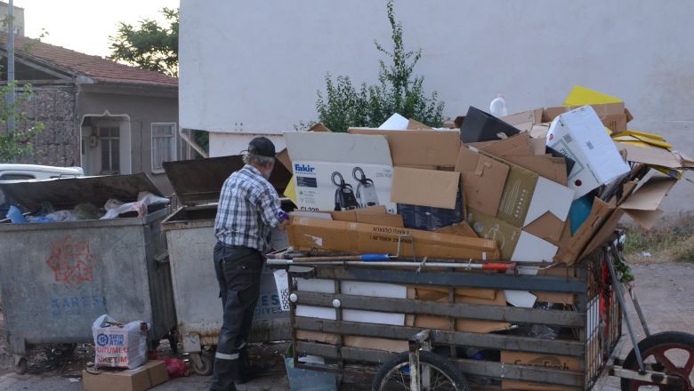 Balıkesir’de Bayram Sabahı Sessiz Bir Karşılaşma 