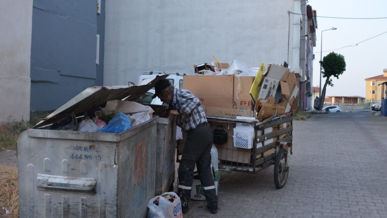 Balıkesir’de Bayram Sabahı Sessiz Bir Karşılaşma 