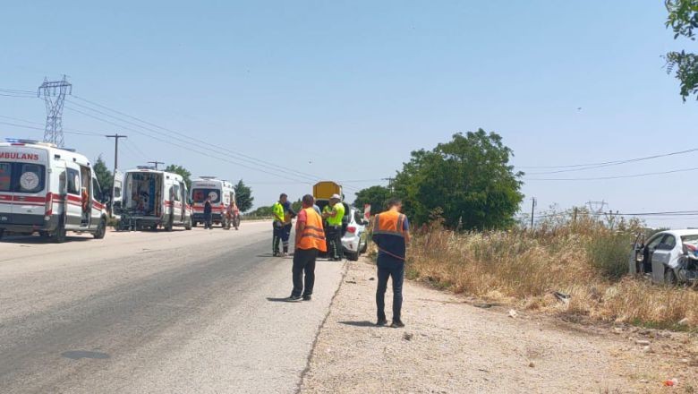  Bandırma’da Sağlık Görevlileri Kaza Geçirdi. 1 Yaralı 