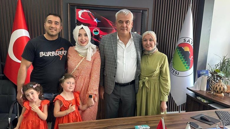  Başkan Ali Koyuncu, Bayramda Vatandaşlarla Kucaklaştı