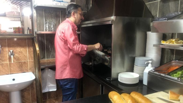  Ünlülerin Balıkesir’deki Lezzet Noktası Yılmaz Köfte! 