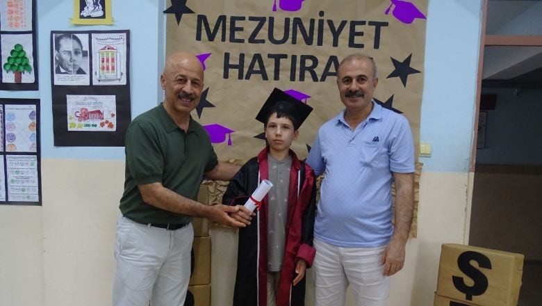 Havran’da Özel Kalpler Mezuniyetle Gülümsedi 