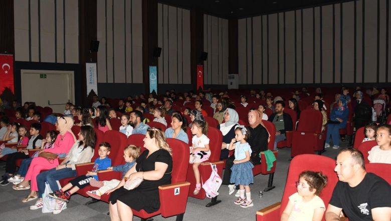 10’un Yerel Tiyatro Günleri’ne sanatseverlerden yoğun ilgi