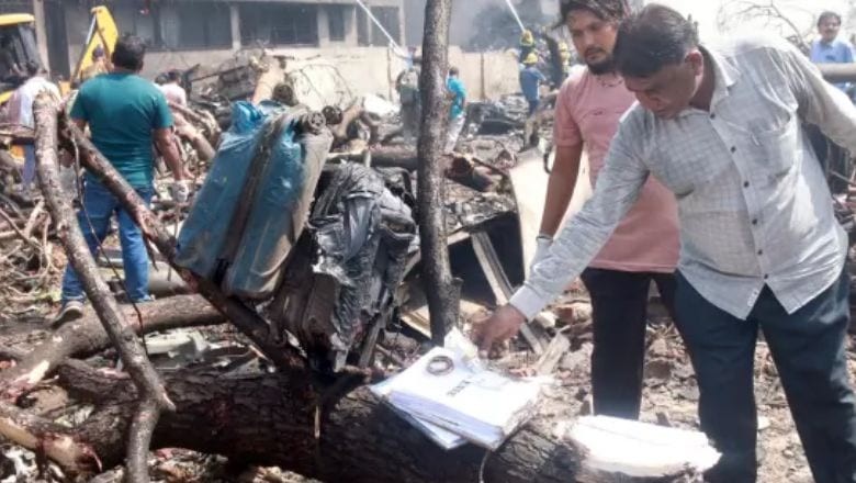 Hindistan’da yolcu uçağı düştü