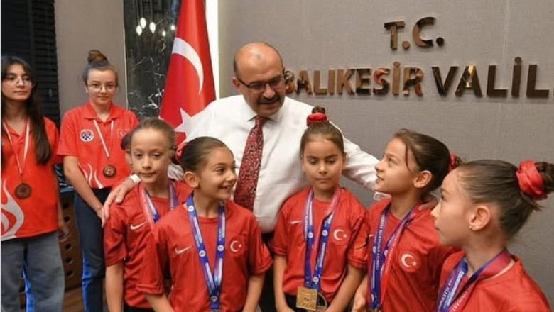  Balıkesirli Şampiyon Sporculardan Vali Ustaoğlu’na Ziyaret