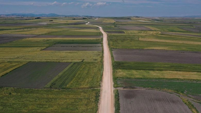 Başkan Akın yolu yapılmayan yer bırakmıyor