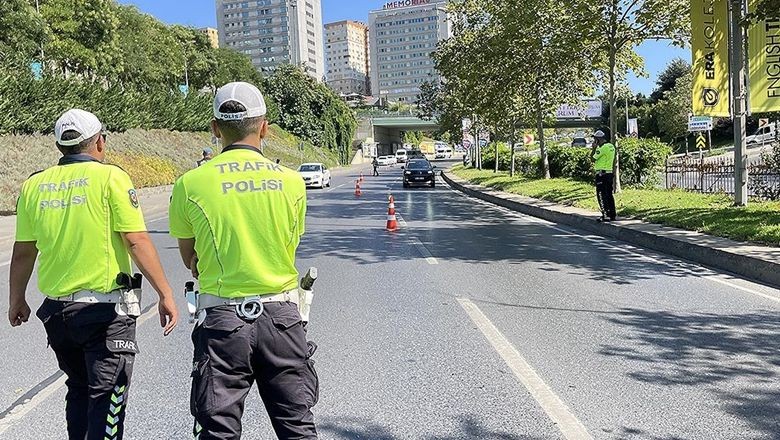  Gönen'de 219 Sürücüye Ceza Kesildi