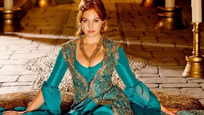 "Yeni Hürrem mi?" Lara Sosyal Medyayı Salladı - Resim: 1