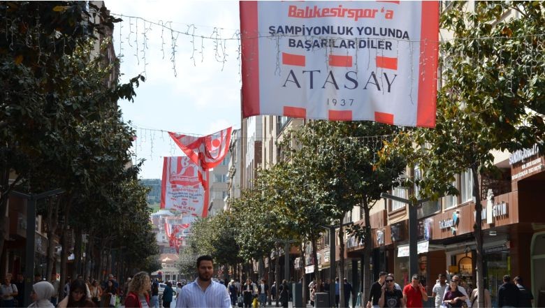Balıkesirspor Bayrakları Rüzgarda Dalgalandı!