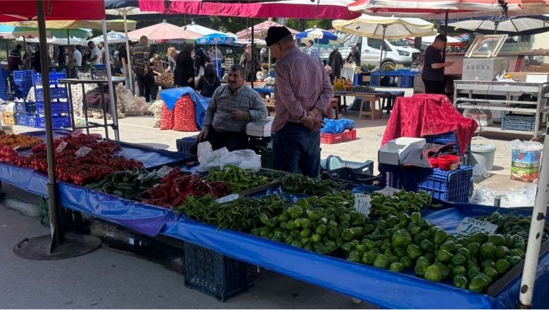 Balıkesir Pazarı’nda Sebze Tezgâhları Hareketliydi