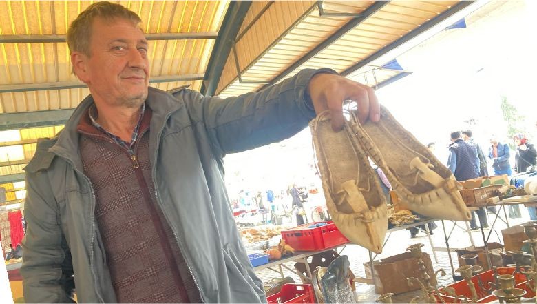 Balıkesir Bit Pazarı'nda Çarık Fiyatları Bin Liraya Ulaştı