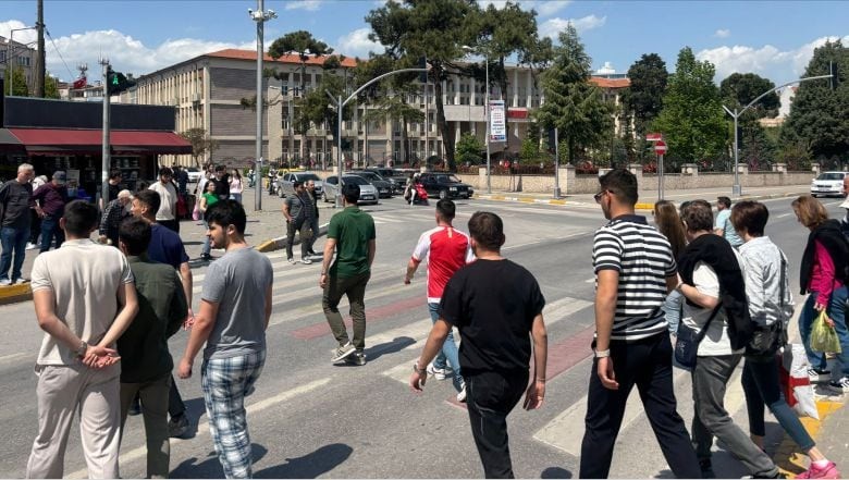 Cumartesi Günü Balıkesir Sokakları Doldu Taştı