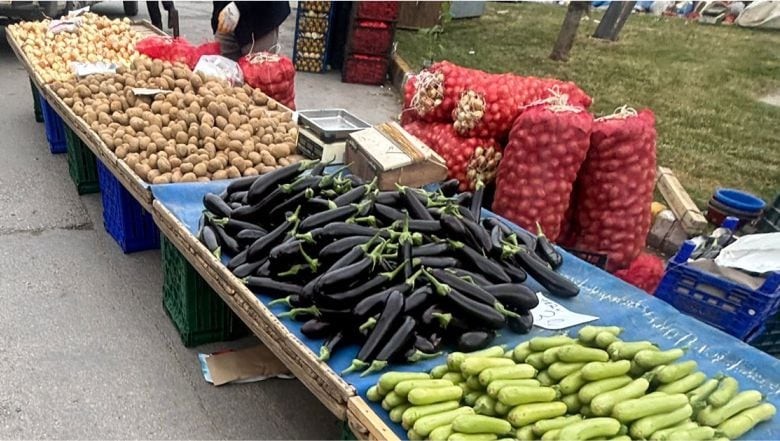 Balıkesir’de Pazar Tezgâhları Renklenmeye Başladı