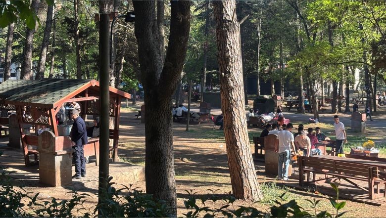 Balıkesir'de Değirmen Boğazı Mesire Alanı Tıklım Tıklım