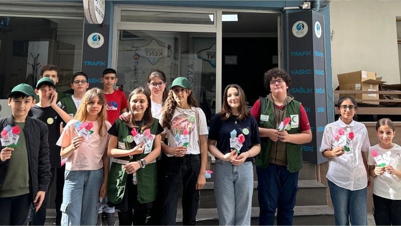 Yeşilay Balıkesir Çocuk Komisyonu’ndan Annelere Süpriz