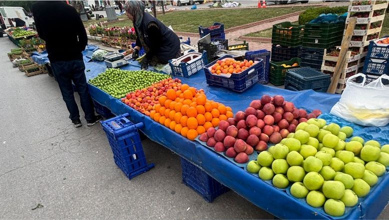 Balıkesir’de Pazar Tezgâhları Renklenmeye Başladı