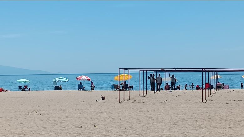 Sarımsaklı Plajı Sabahtan Hareketlendi