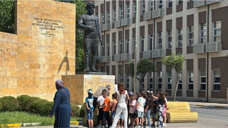 Çocuklar Mehmet Pehlivan'ı Tanıyor 