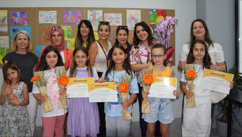 300'ü Aşkın Eserle Yıl Sonu Sergisi Açıldı