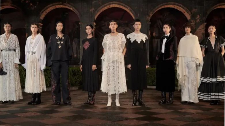 Frida Kahlo'ya Saygı Duruşu