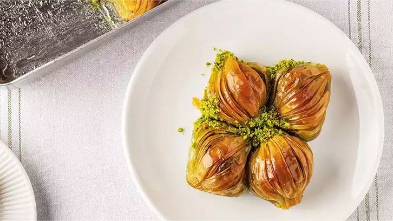 Hazır Yufkadan Midye Baklava