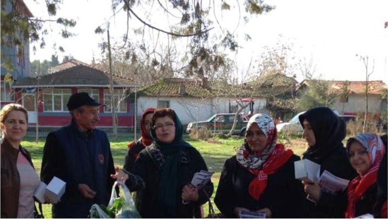 MHP Kadın Kolları Atatürk Parkında Toplandı MHP Kadın Kolları Atatürk Parkında Toplandı