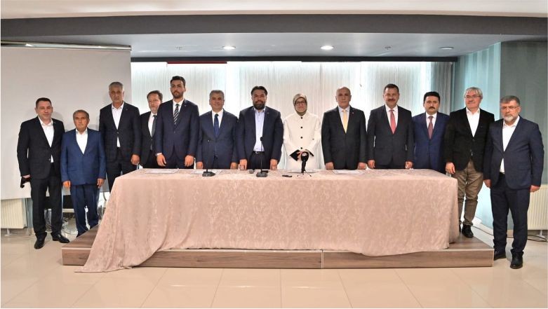 Cankul , Milletvekillerini tebrik etti. Balıkesir Kepsut Belediye Başkanı İsmail Cankul, Ak Parti Balıkesir Milletvekillerinin mazbata törenine katılım gösterdi.