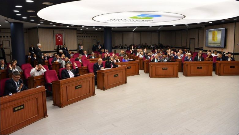 İsmail Cankul Meclis Toplantısında. Balıkesir Büyükşehir Meclis toplantısı gerçekleşti. Kepsut Belediye Başkanı İsmail Cankul’da katılım gösterdi.